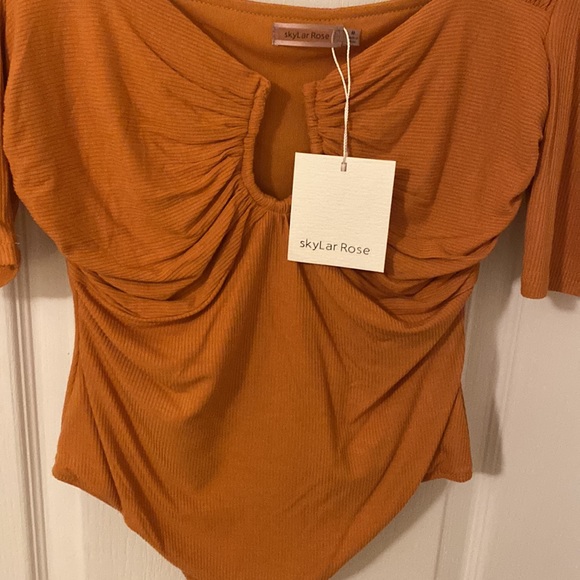 Skylar Rose Puff Shoulder Bodysuit Sz M, New with Tags - Picture 8 of 15